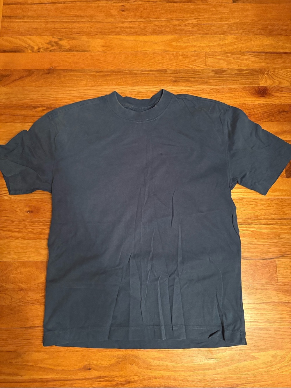 Hollister Men’s Heavyweight Boxy Tee in navy